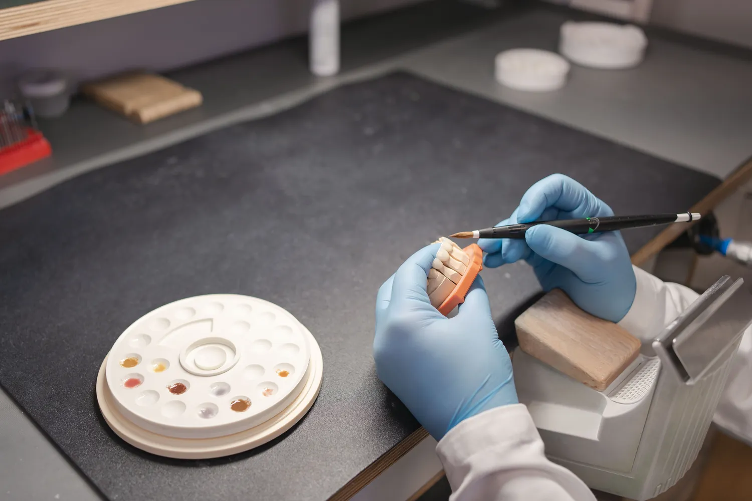 Ile zarabia stomatolog z własnym gabinetem?